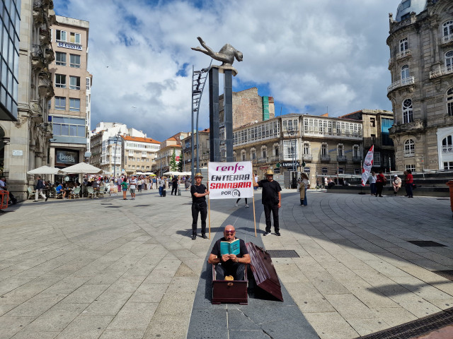 Imagen de la protesta llevada a cabo este lunes en Vigo.