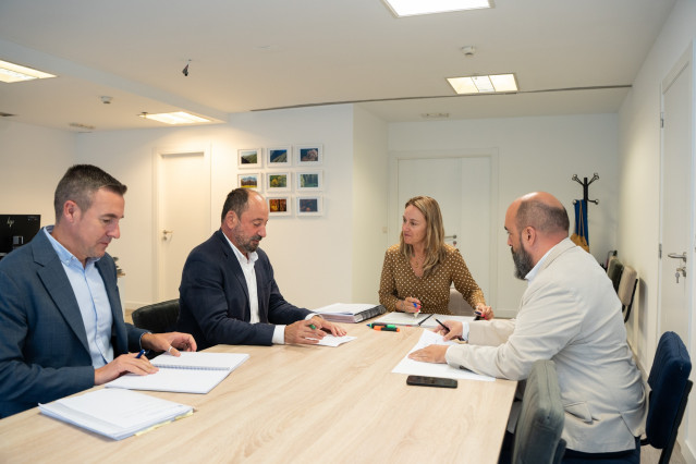 La directora xeral de Enerxías Renovables e Cambio Climático, Paula Uría, preside el comité técnico para actuaciones estratégicas en el litoral.