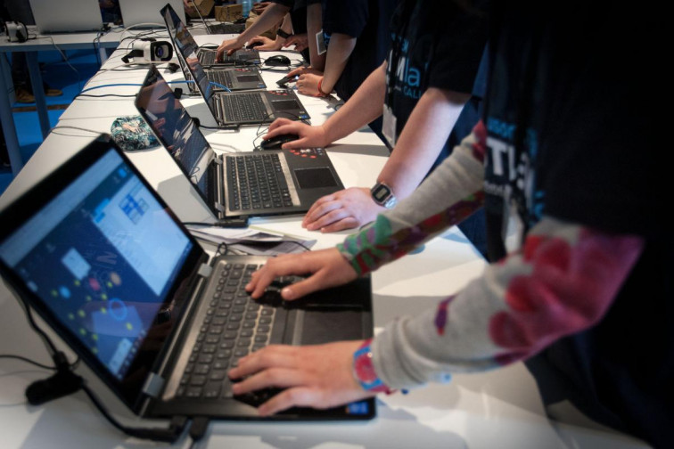 Pediatras advierten del daño de los Campamentos Digitales a los menores 