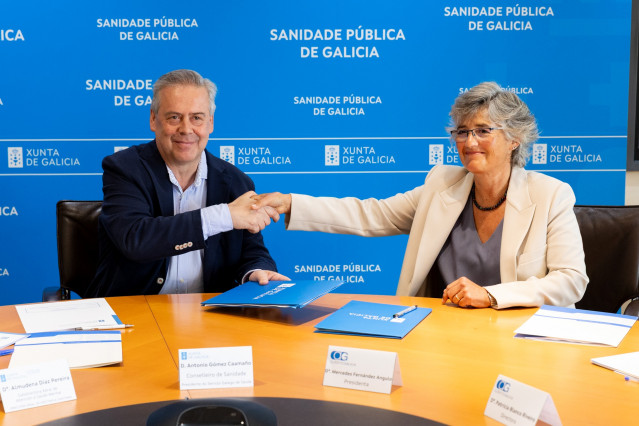 El conselleiro de Sanidade, Antonio Gómez Caamaño, y la presidenta de la Federación Autismo Galicia, Mercedes Fernández, firman convenio de colaboración