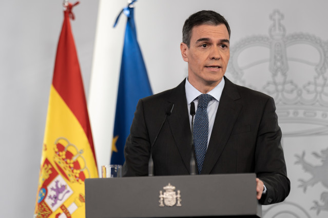 Archivo - El presidente del Gobierno, Pedro Sánchez, durante una rueda de prensa posterior a las reuniones con los representantes de los grupos parlamentarios, en La Moncloa, a 13 de marzo de 2025, en Madrid (España). Sánchez ha aplazado concretar los pla