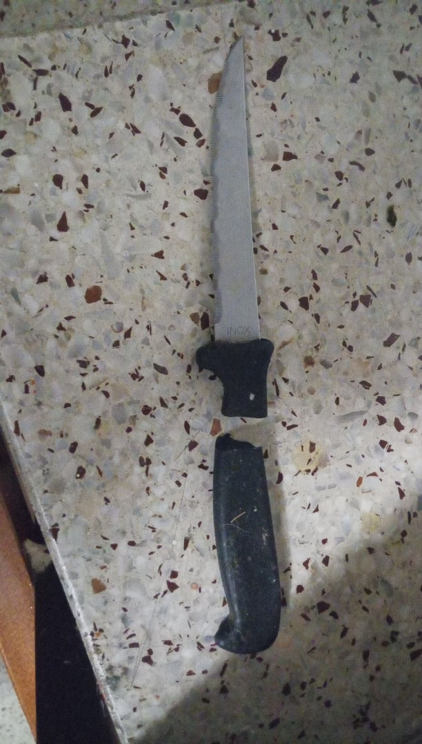 Imagen del cuchillo utilizado por la supuesta ladrona.