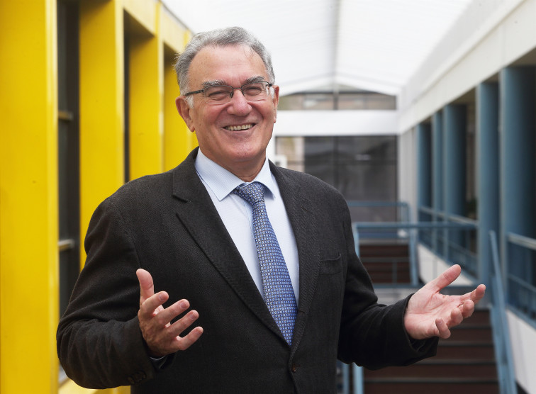 Alfredo García, alcalde de O Barco durante un cuarto de siglo, dimite y delega el mando en Aurentino Alonso