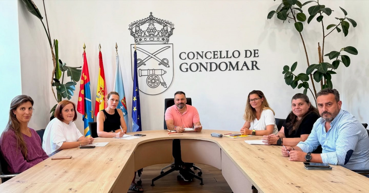 Reunión en Gondomar para reforzar el protocolo del Servizo de Axuda no Fogar (SAF), a 1 de agosto de 2025.