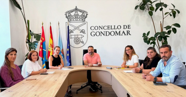 Reunión en Gondomar para reforzar el protocolo del Servizo de Axuda no Fogar (SAF), a 1 de agosto de 2025.