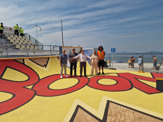 Imagen de la visita del alcalde a las pistas de O Marisquiño.