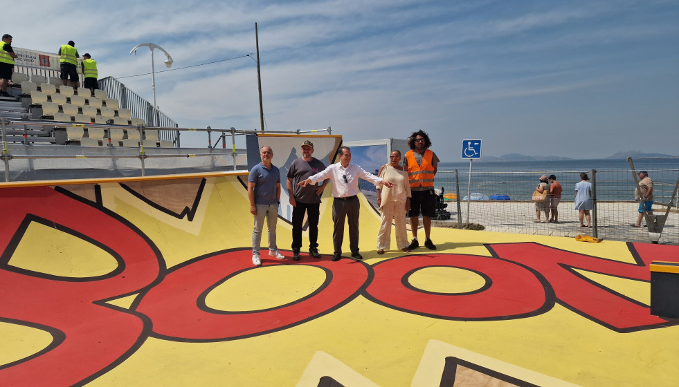 Imagen de la visita del alcalde a las pistas de O Marisquiño.