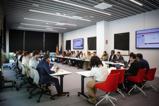 El Foro Nacional de Empresas Emergentes crea tres grupos de trabajo para abordar regulación, tecnología y ecosistemas territoriales