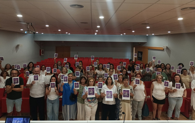 CC.OO Hábitat junto a trabajadoras del Servizo de Axuda no Fogar (SAF)