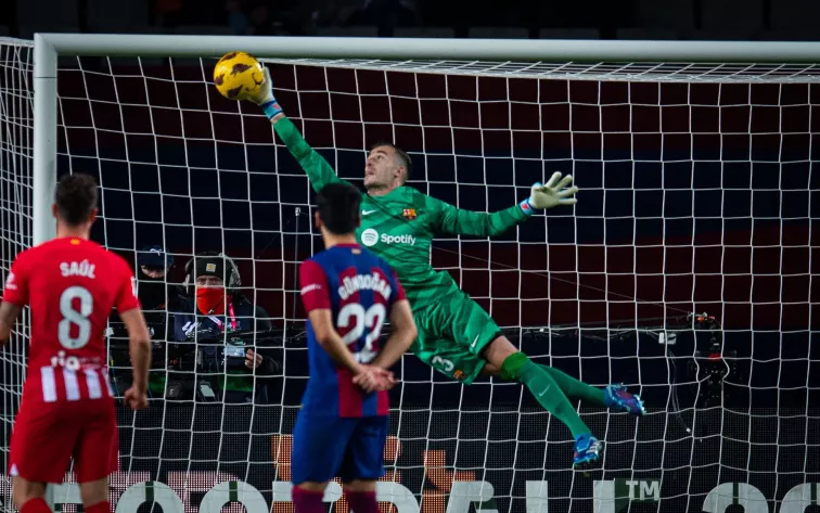 El fichaje de Iñaki Peña por el Celta se aleja por el interés de otro club