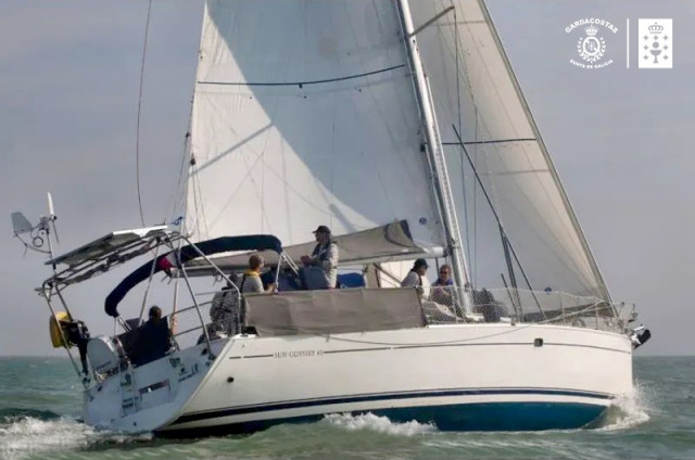 Tripulantes de un velero francés rescatados