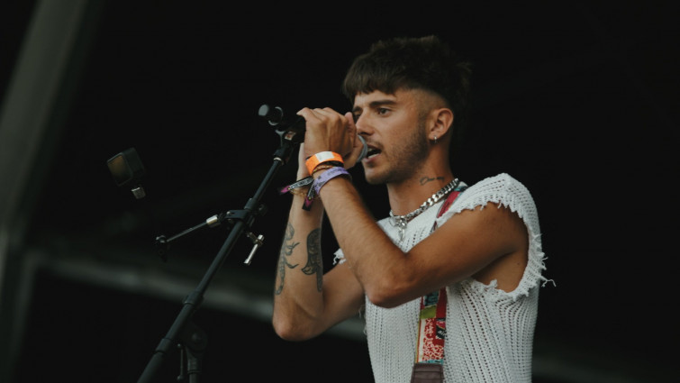 Taïn irrumpe en los escenarios gallegos con fuerza y estrena “Por Inercia” en directo desde PortAmérica