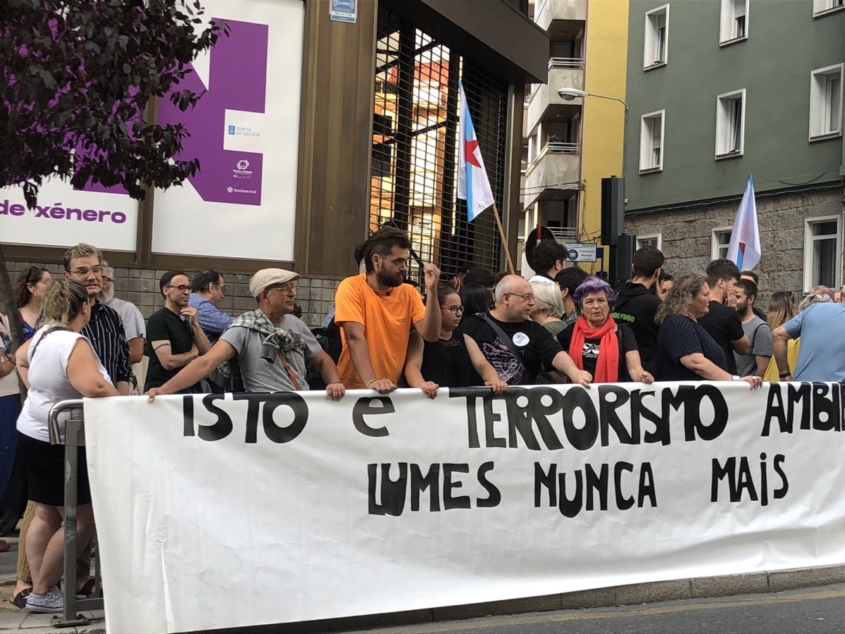 Protesta de Lumes Nunca Mais fronte a sede da Xunta en Ourense en 2022 nunha imaxe de Ecoloxistas en Acciu00f3n