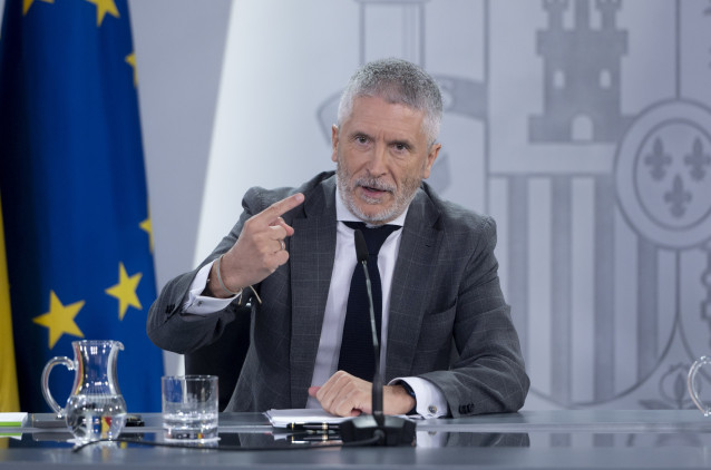 Archivo - El ministro de Interior, Fernando Grande-Marlaska, durante una rueda de prensa posterior a la reunión del Consejo de Ministros, en el Palacio de La Moncloa, a 8 de julio de 2025, en Madrid (España). El Consejo de Ministros ha aprobado hoy una re