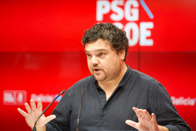 El portavoz de la Executiva del PSdeG, Julio Torrado, en rueda de prensa.