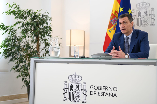 Archivo - El presidente del Gobierno interviene por videoconferencia.