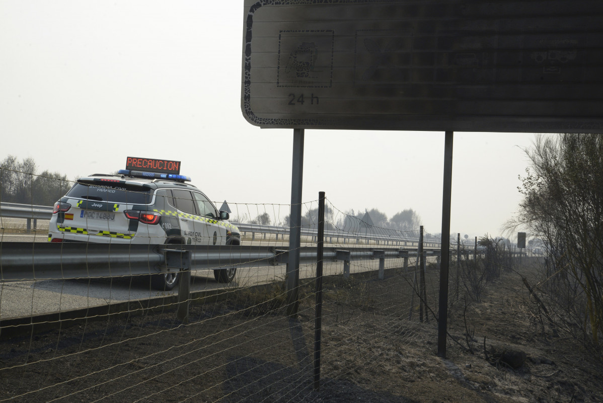 Vía A-52, afectada por los incendios.