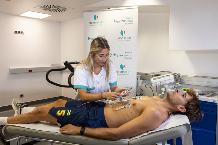 Los jugadores del Básquet Coruña se ponen a punto para la nueva temporada en el Hospital Quirónsalud de A Coruña