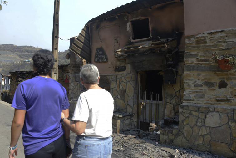 Jugar con fuego y con la historia, el peligro de los incendios sobre el patrimonio gallego