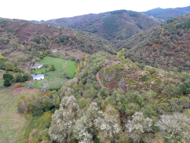 Yacimiento del Castro do Teso da Ermida, en Navia de Suarna (Lugo).