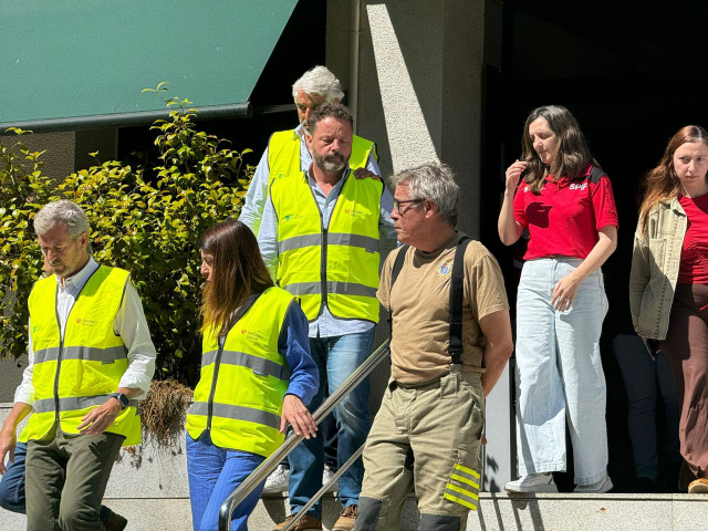 Rueda, durante la visita al centro de coordinación de Ourense.