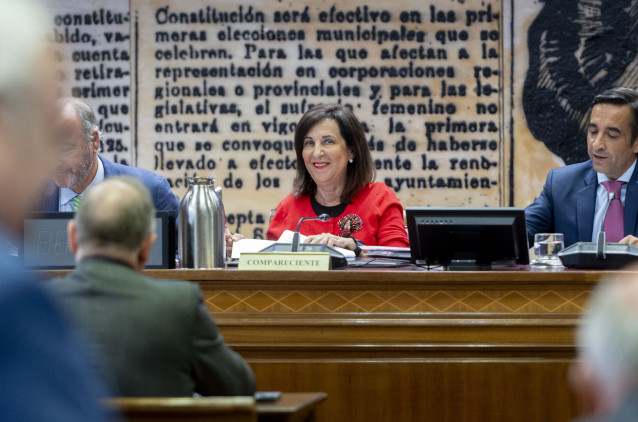 La ministra de Defensa, Margarita Robles, durante la comparecencia.