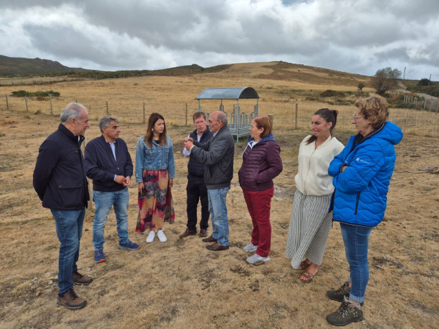 La conselleira de Medio Rural, María José Gómez, visita un pastero en A Lama (Pontevedra)