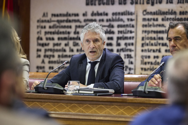 El ministro del Interior, Fernando Grande-Marlaska, comparece ante la Comisión de Interior, en el Senado, a 28 de agosto de 2025, en Madrid (España). Durante la comisión, ha informado sobre las medidas adoptadas por su ministerio ante la grave situación d