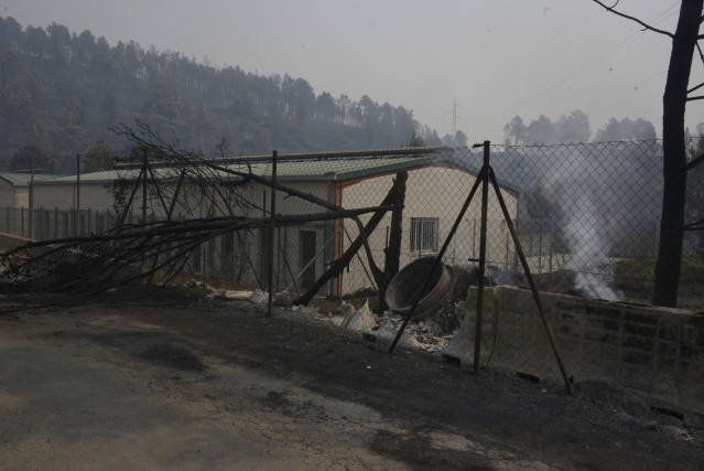 Vista de la Perrera Municipal quemada por el fuego, a 16 de agosto de 2025, en A Rúa, Ourense, Galicia (España)