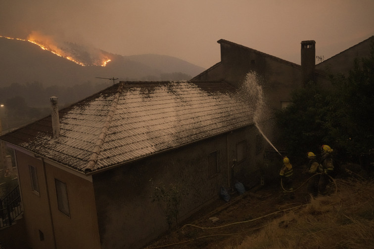 Bajo control los tres mayores incendios de la historia de Galicia que son los únicos sin extinguir