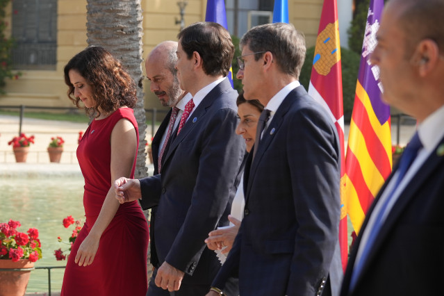 Archivo - La presidenta de la Comunidad de Madrid, Isabel Díaz Ayuso, a su llegada a la XXVIII Conferencia de Presidentes, en Palau de Pedralbes de Barcelona, a 6 de junio de 2025, en Barcelona, Catalunya (España). Durante la conferencia se abordarán los
