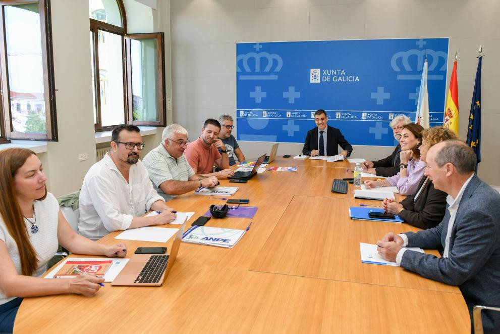 20250710 Reunion Burocracia1