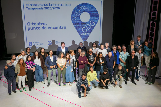 El conselleiro de Cultura, Lingua e Xuventude, José López Campos, presenta la nueva temporada  2025-2026 del Centro Dramático Galego.