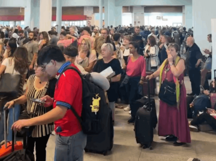 El AVE a Galicia suspendido tras caos en Madrid que apunta a ciberataque contra Adif