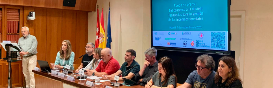 Participantes en la rueda de prensa de la Fundación Pau Costa