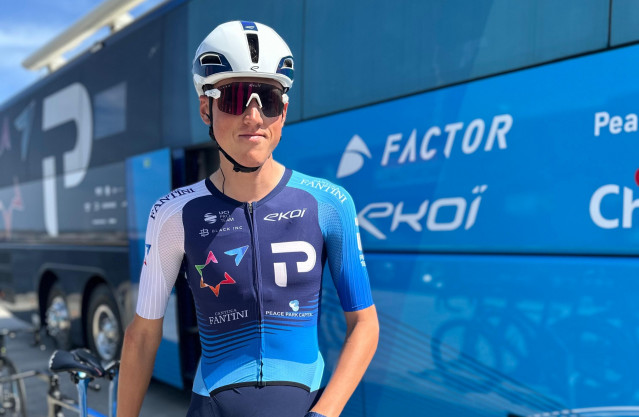 Israel Premier Tech retira el nombre del país del maillot en La Vuelta 2025.