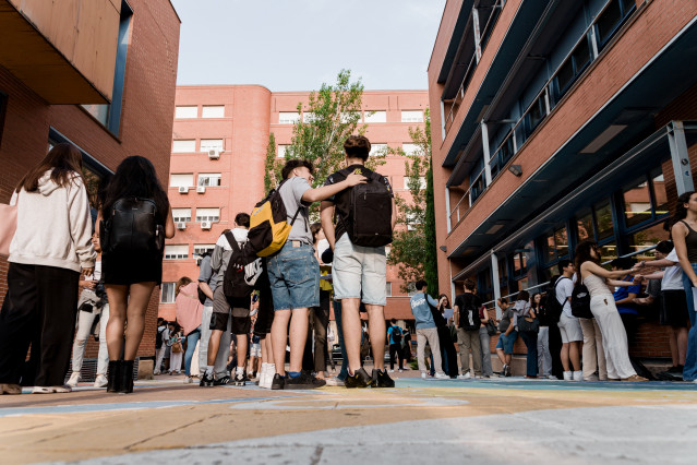 Archivo - Alumnos en la universidad