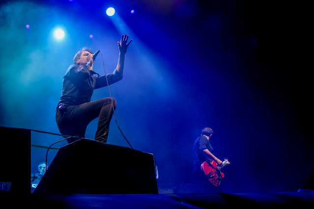 Archivo - Brett Anderson, del grupo de música rock Suede, durante un concierto