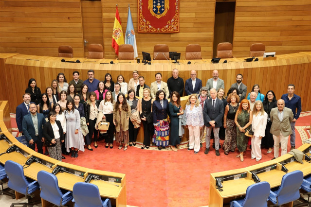 El presidente del Parlamento de Galicia, Miguel Ángel Santalices, recibe en la Cámara gallega a secretarios, interventores y tesoreros de la Administración Local