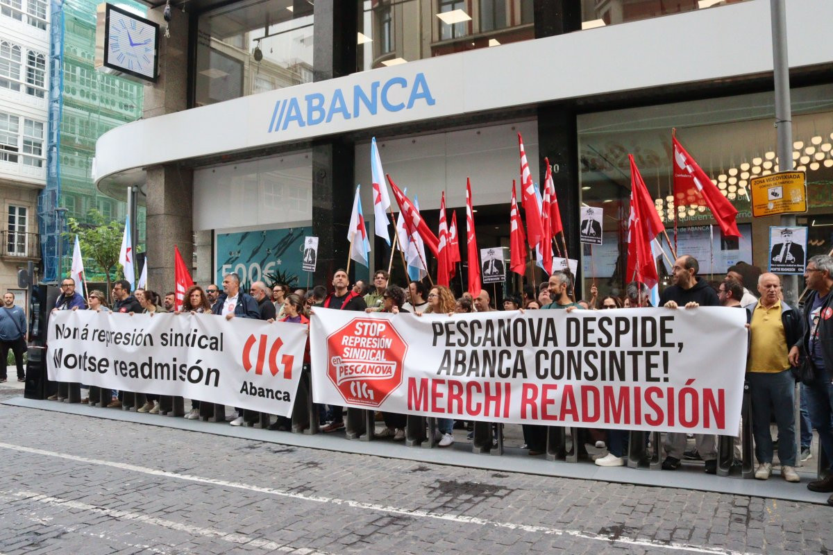 Protestas de CIG frente Abanca de A Coruu00f1a