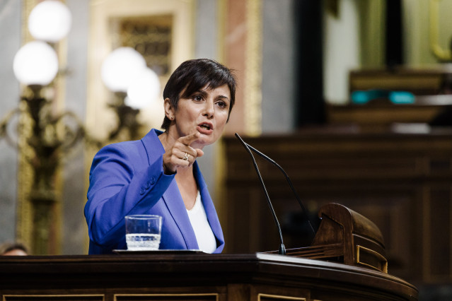 La ministra de Vivienda, Isabel Rodríguez, interviene durante un pleno en el Congreso de los Diputados, a 10 de septiembre de 2025, en Madrid (España). El Pleno del Congreso debate y vota  las enmiendas de totalidad que PP, Vox y Junts han presentado para