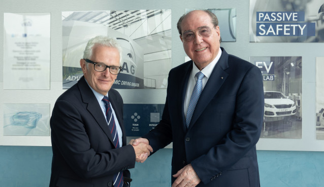 El director del Centro Tecnológico de Automoción de Galicia (CTAG), Luis Moreno, y el rector de la Universidad Internacional de la Empresa, Miguel Ángel Escotet.