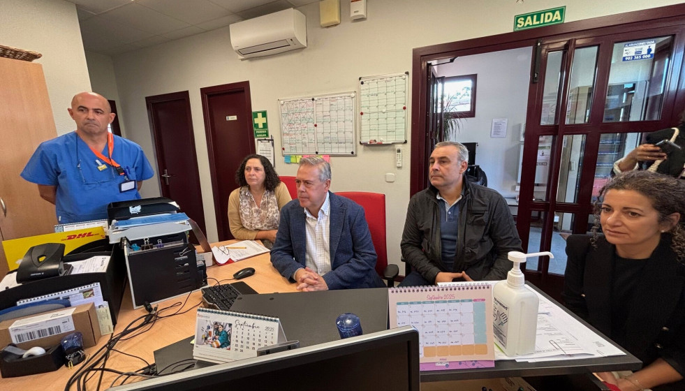 El conselleiro de Sanidade, Antonio Gómez Caamaño, visita la Unidade Central de Radiofarmacia de Galicia, en Ordes (A Coruña).