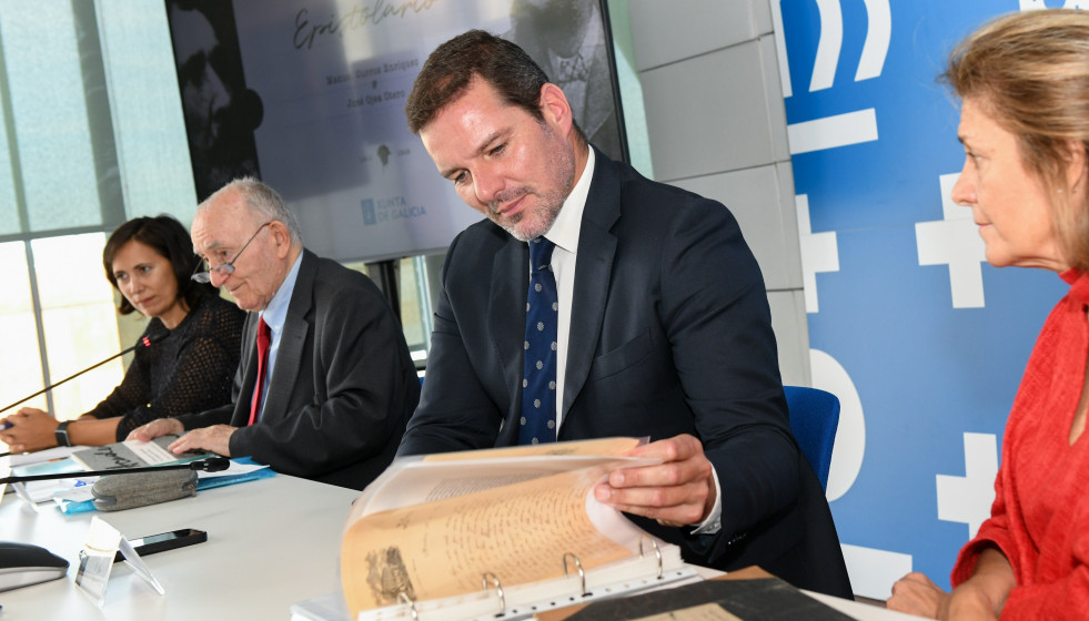 El conselleiro de Cultura, Lingua e Xuventude, José López Campos, en la presentación de cartas inéditas escritas por Curros Enríquez.