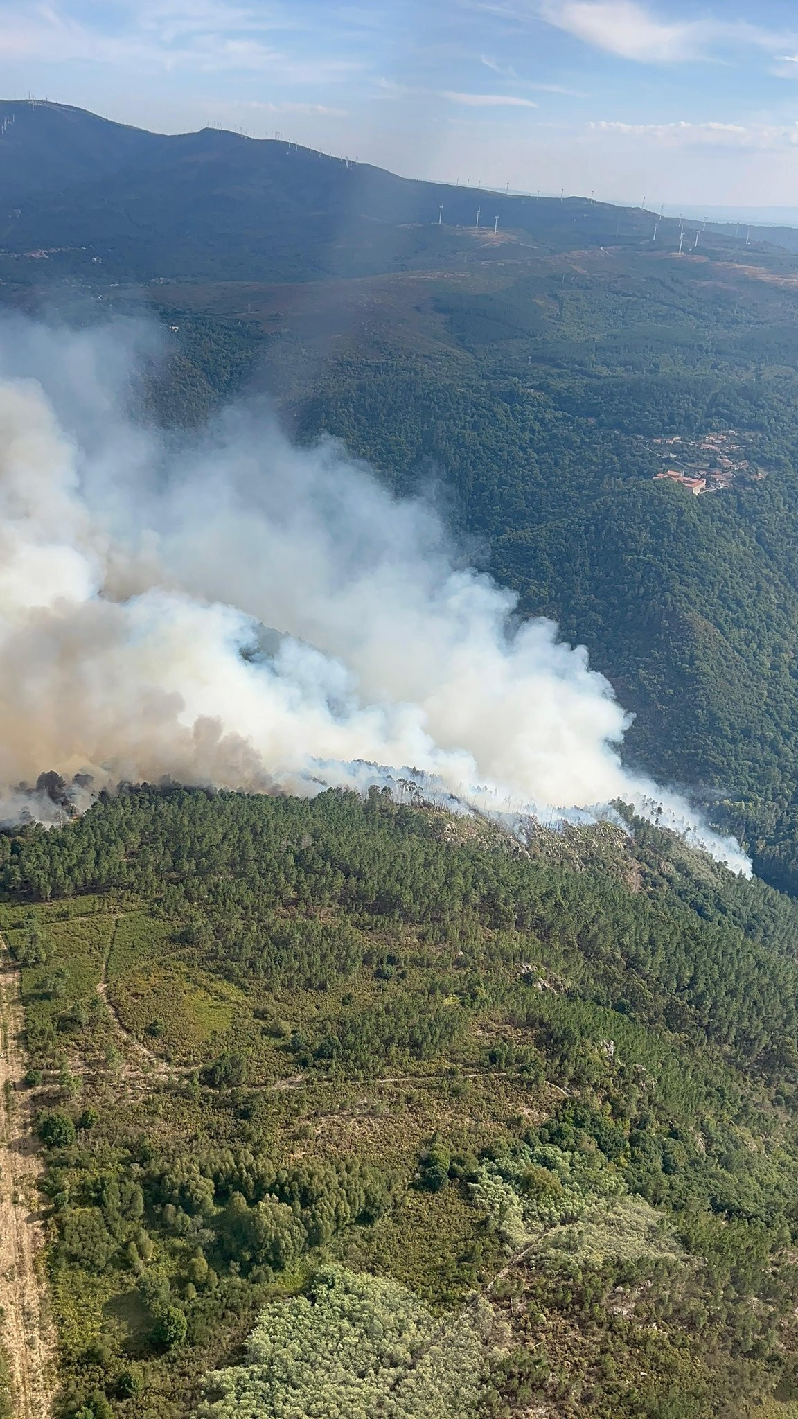 Incendioi en Lornu00eds en una imagen de AT Brif en X