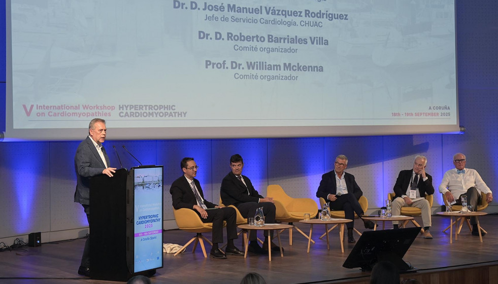 El conselleiro de Sanidade, Antonio Gómez Caamaño, en el  V Obradoiro internacional de miocardiopatías