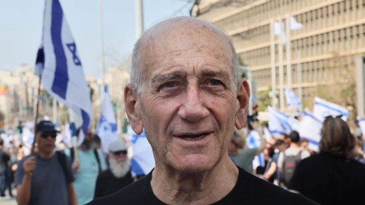 El BNG llama al boicot del Foro La Toja por la presencia del expresidente israelí Ehud Olmert, crítico con Netanyahu
