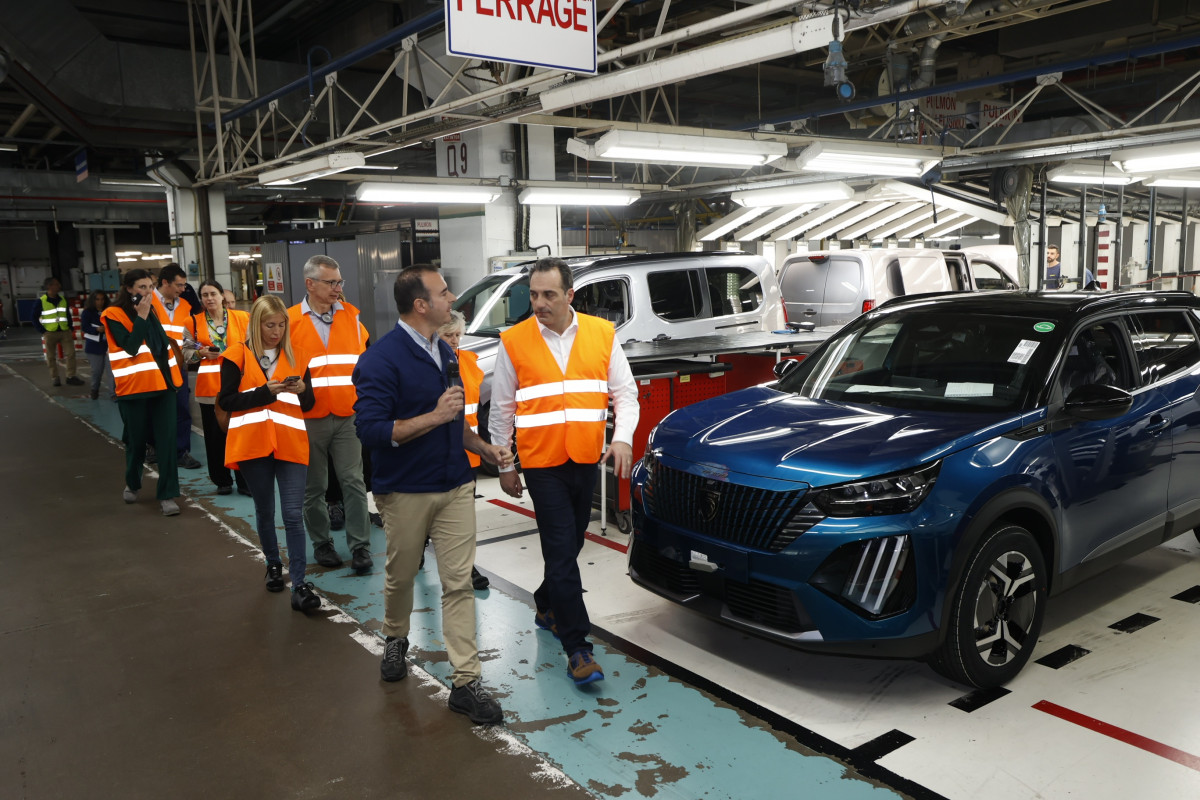 Archivo - Antonio Filosa, CEO de Stellantis, en la planta de Stellantis Vigo.