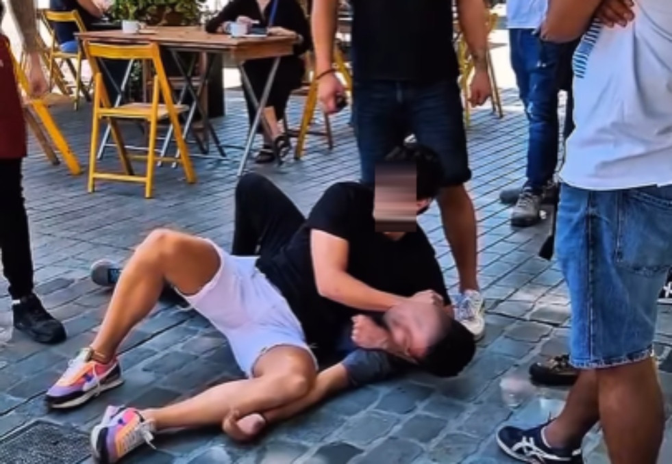 Una de las imu00e1genes difundidas en redes sociales de la detenciu00f3n de un sospechoso de un hurto