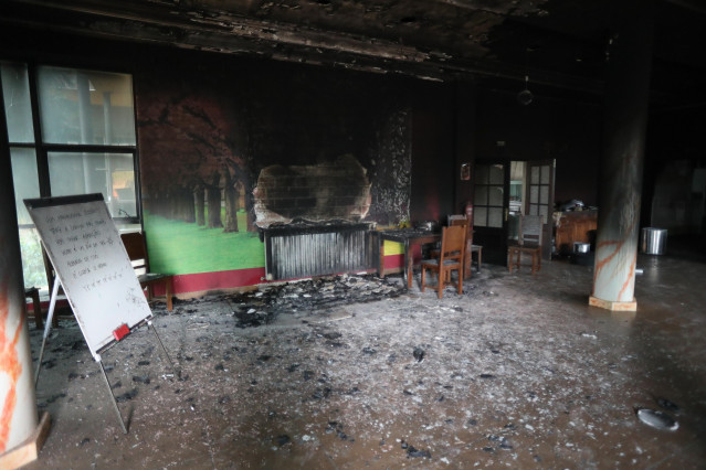 Interior del edificio que albergará el centro de la Xunta para menores migrantes, a 20 de septiembre de 2025, en Monforte de Lemos, Lugo, Galicia (España). La Policía Nacional investiga el ataque con dos cóctel molotov contra el edificio del municipio luc